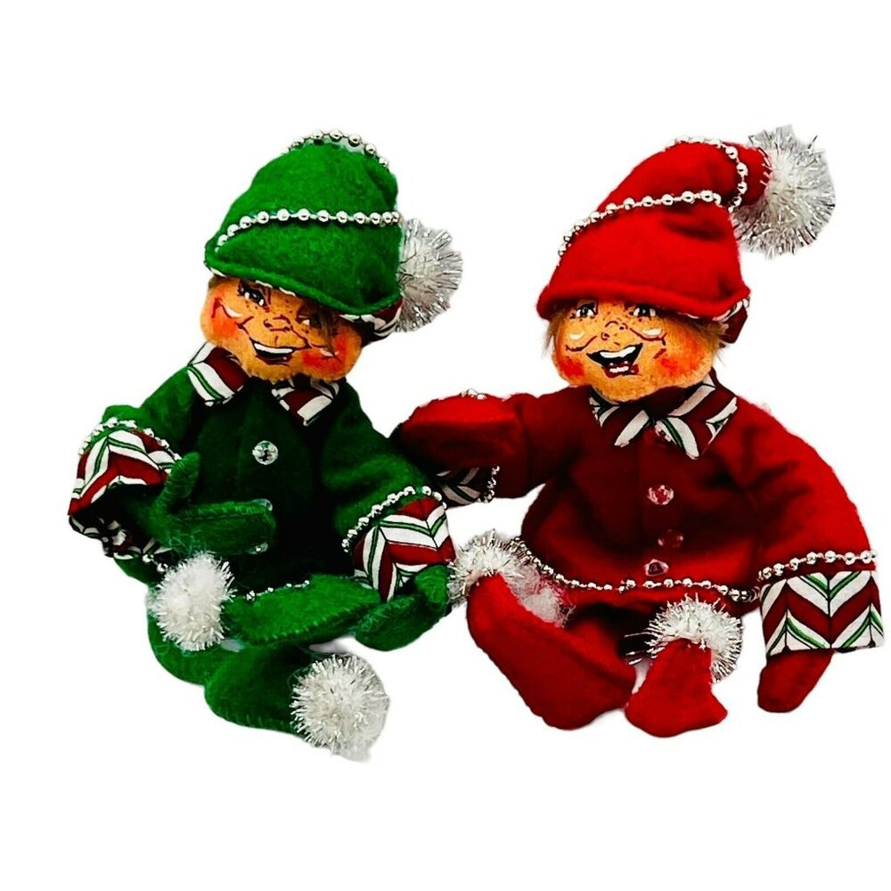 Annalee Green Red Elf Christmas Pair 2008 Silver Trim Open Eyes Mouth 7 inch - Picture 1 of 13